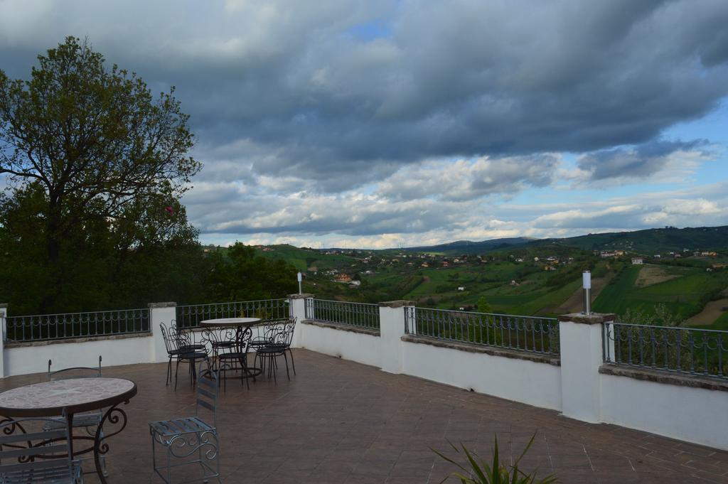 Villa Tre Colli Agri B&B Ariano Irpino Eksteriør bilde
